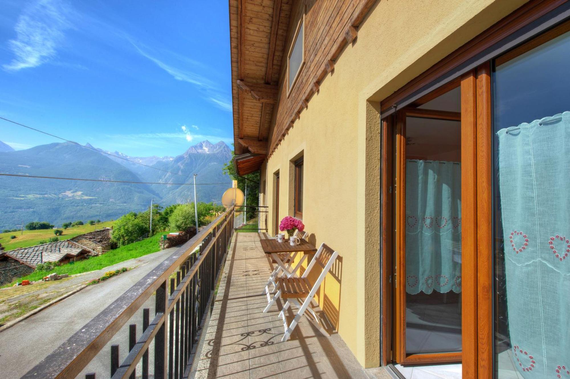 Apartamento Il Piccolo Nido Aosta Exterior foto